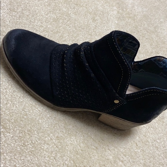 Earth origin booties. Good condition. - Picture 5 of 8